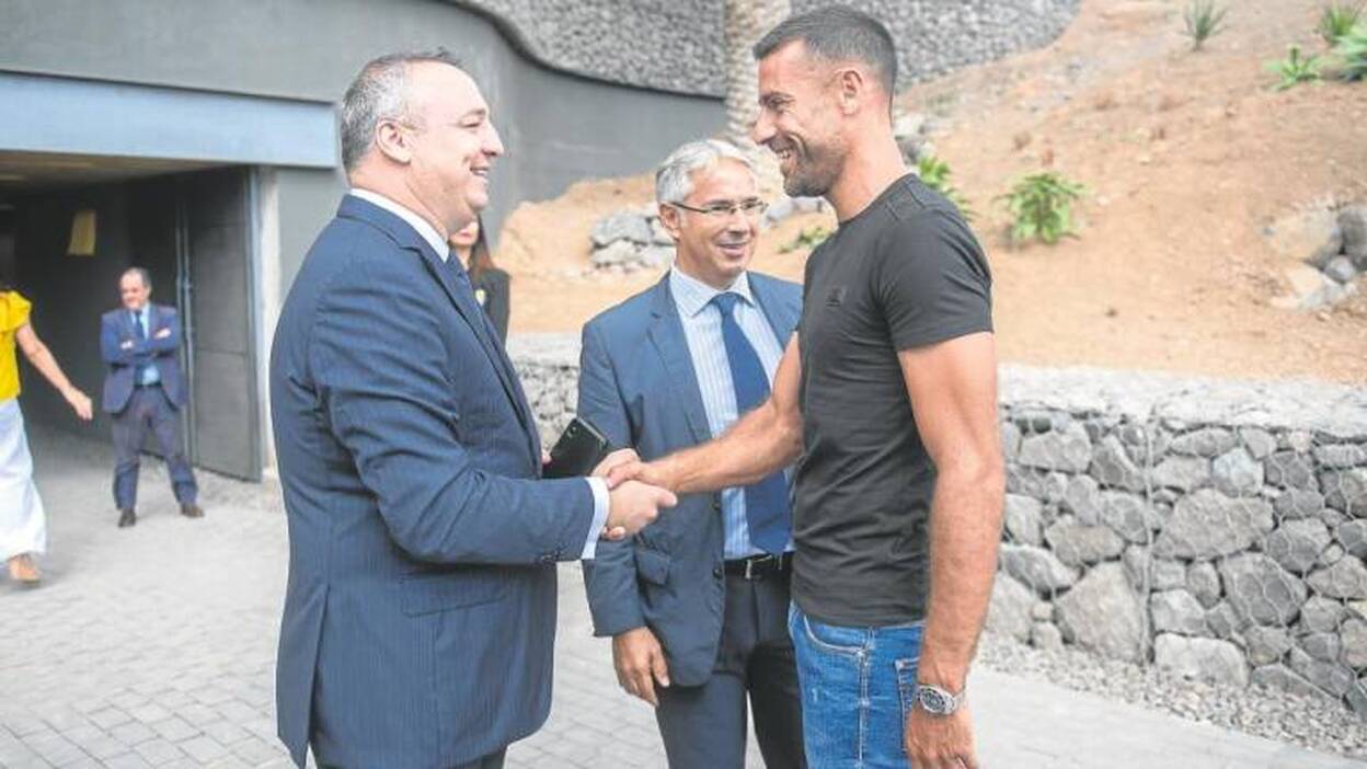 Ramírez y Mel quieren que David García siga en la UD