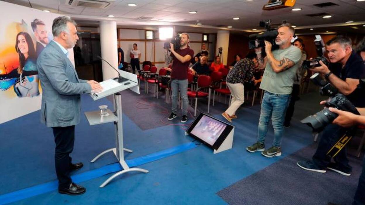 Torres acelera el desbloqueo de la agenda canaria en Madrid