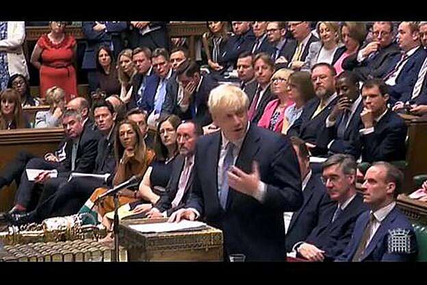 Johnson, firme ante un ‘brexit’ duro pero da certeza a los comunitarios