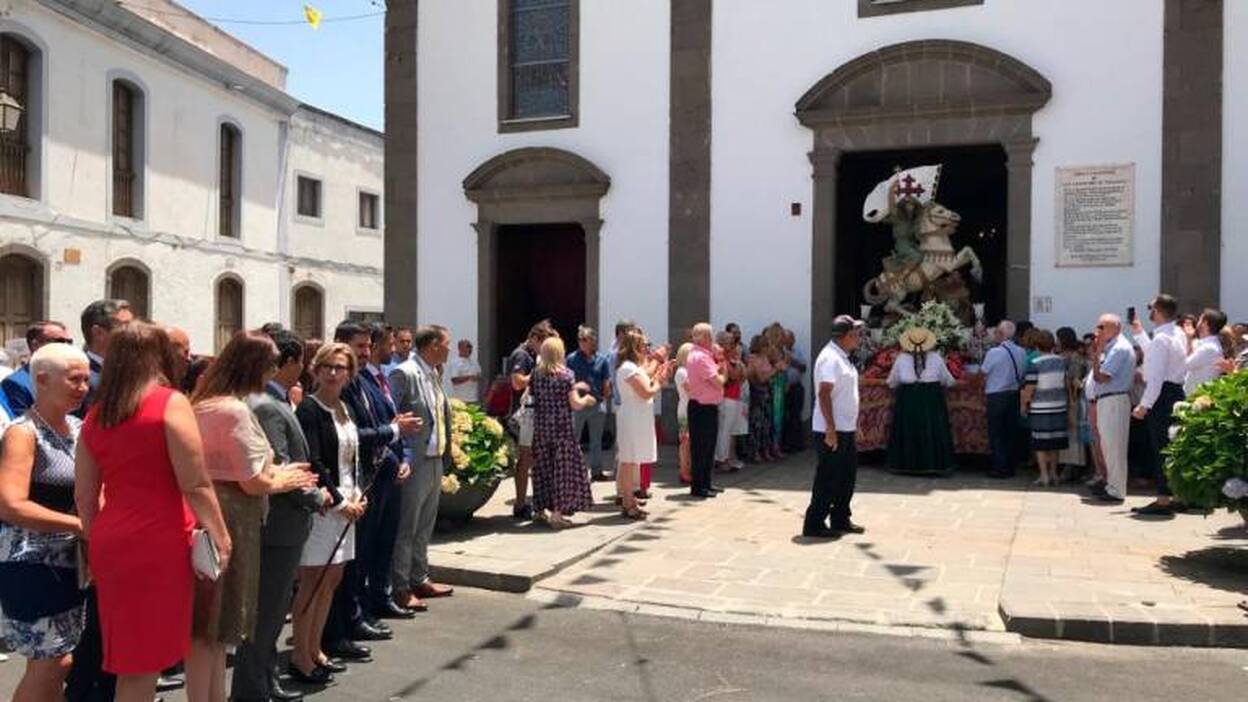 Devoción y calor en la fiesta del Apóstol