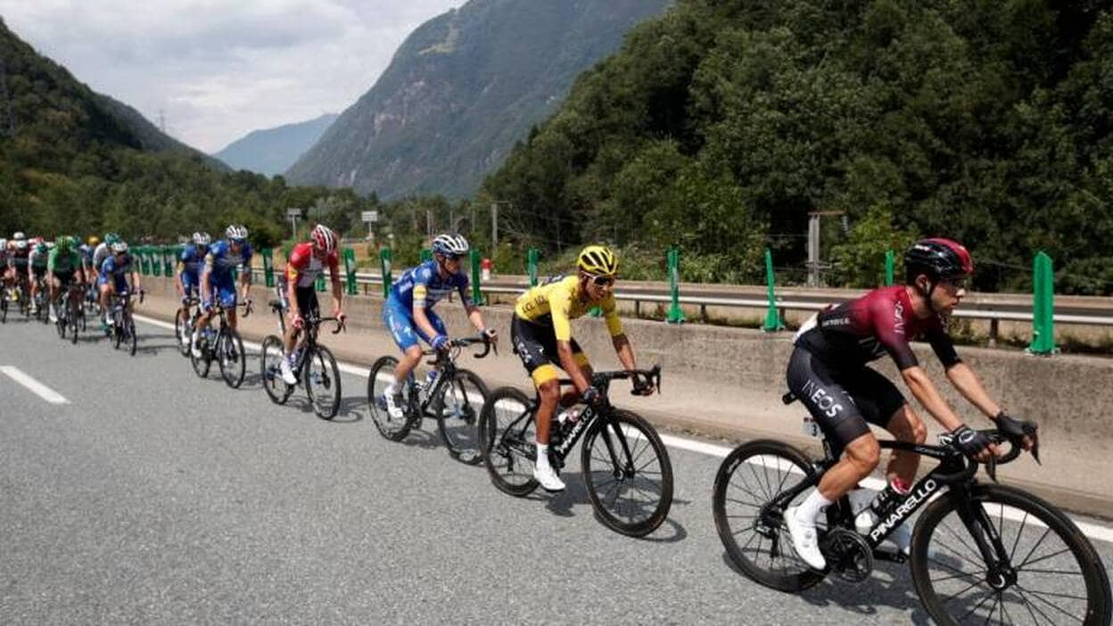 Egan Bernal acaricia el primer Tour en la historia de Colombia