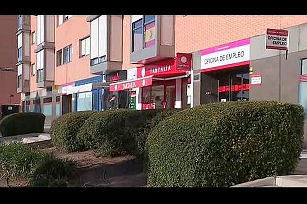 El paro cae en 4.253 personas, el menor recorte desde 2008