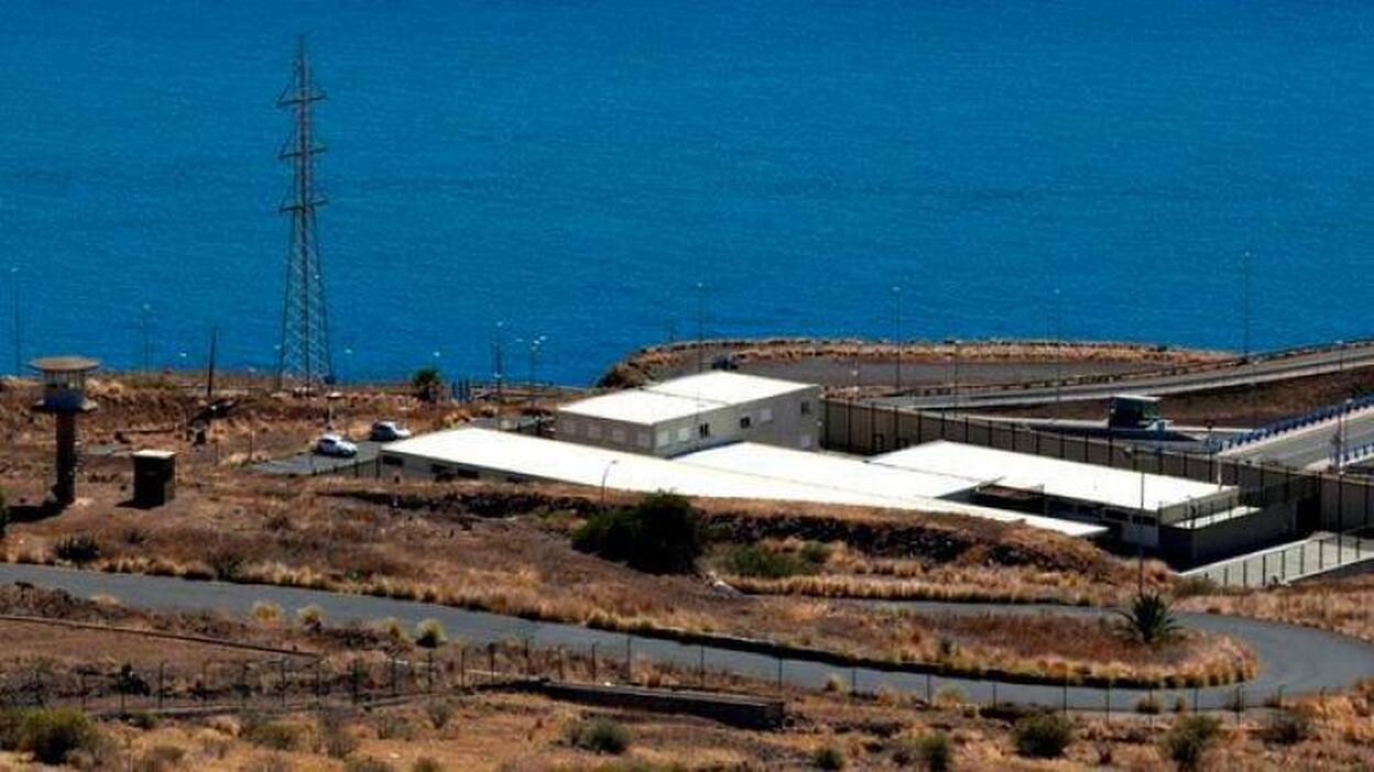 Continúa la búsqueda de los inmigrantes fugados del CIE en Tenerife