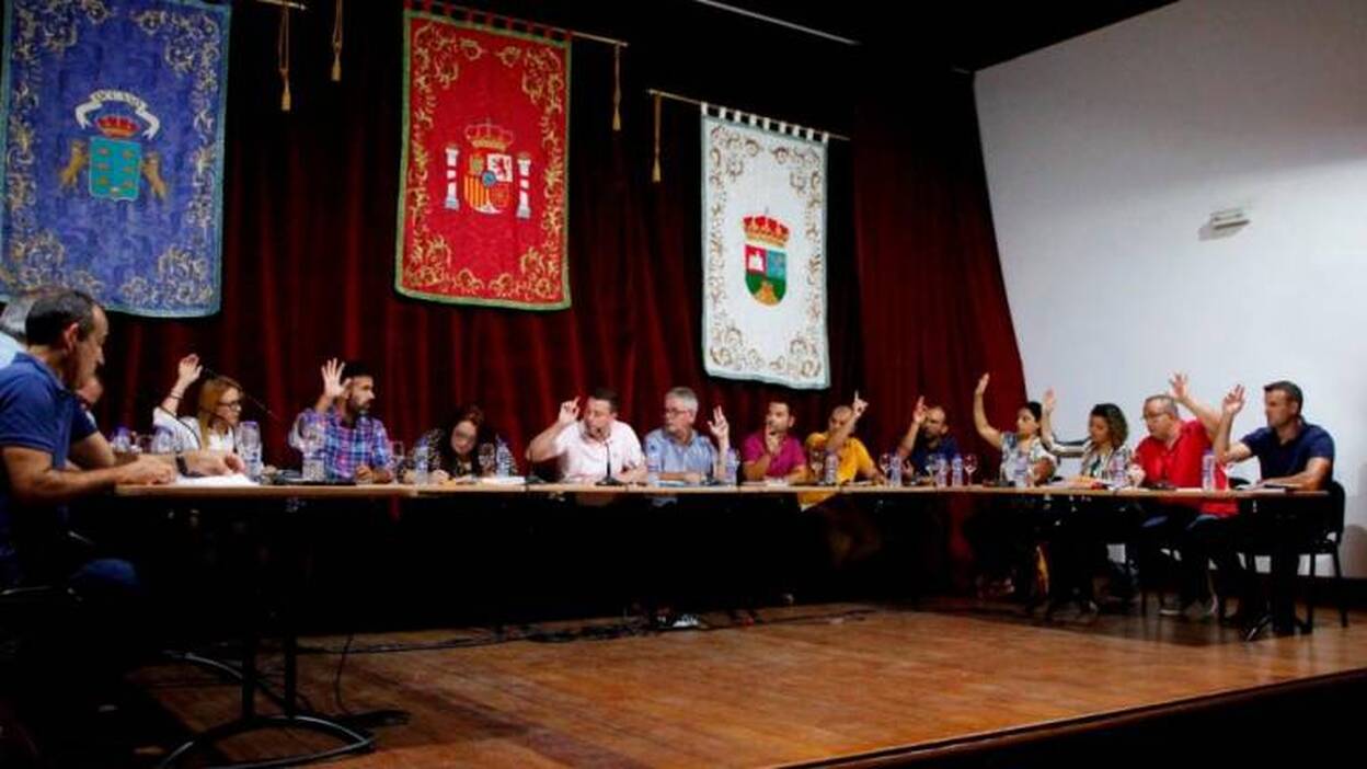 Yaiza ratifica la adjudicación del pabellón de Playa Blanca