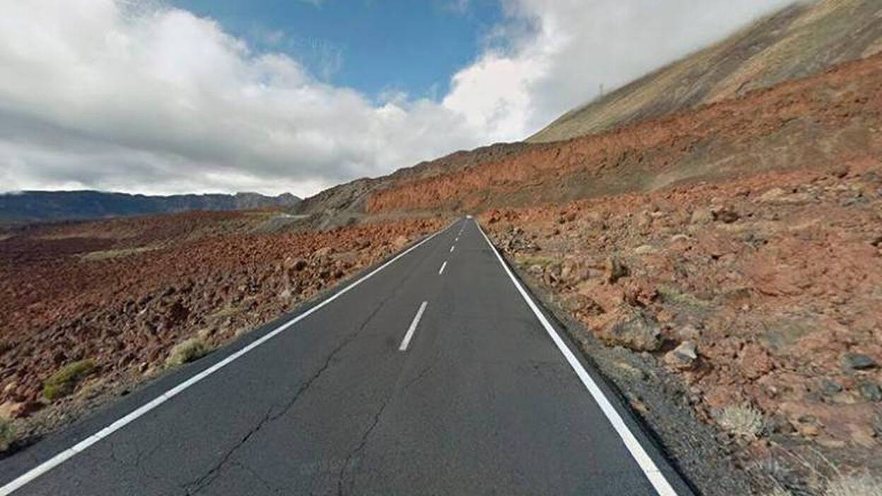 Fallece una mujer de unos 25 años al caerse de su moto en La Orotava (Tenerife)