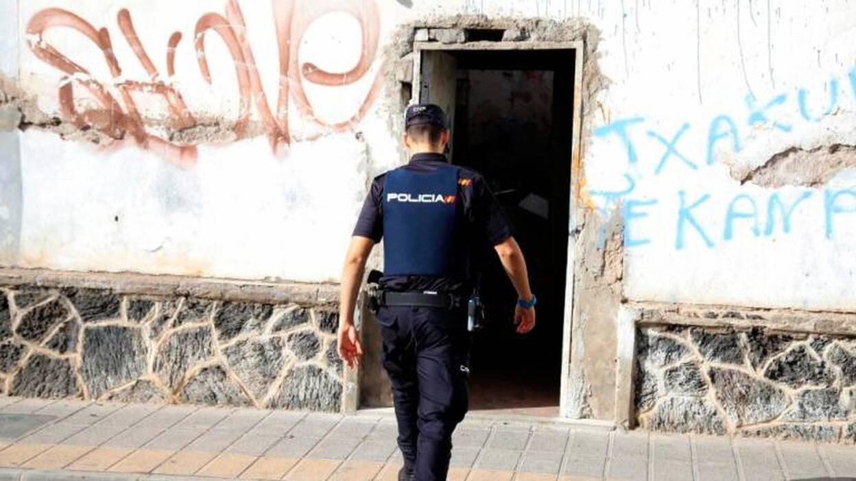 Sigue ingresado el herido crítico del fuego provocado en Arrecife