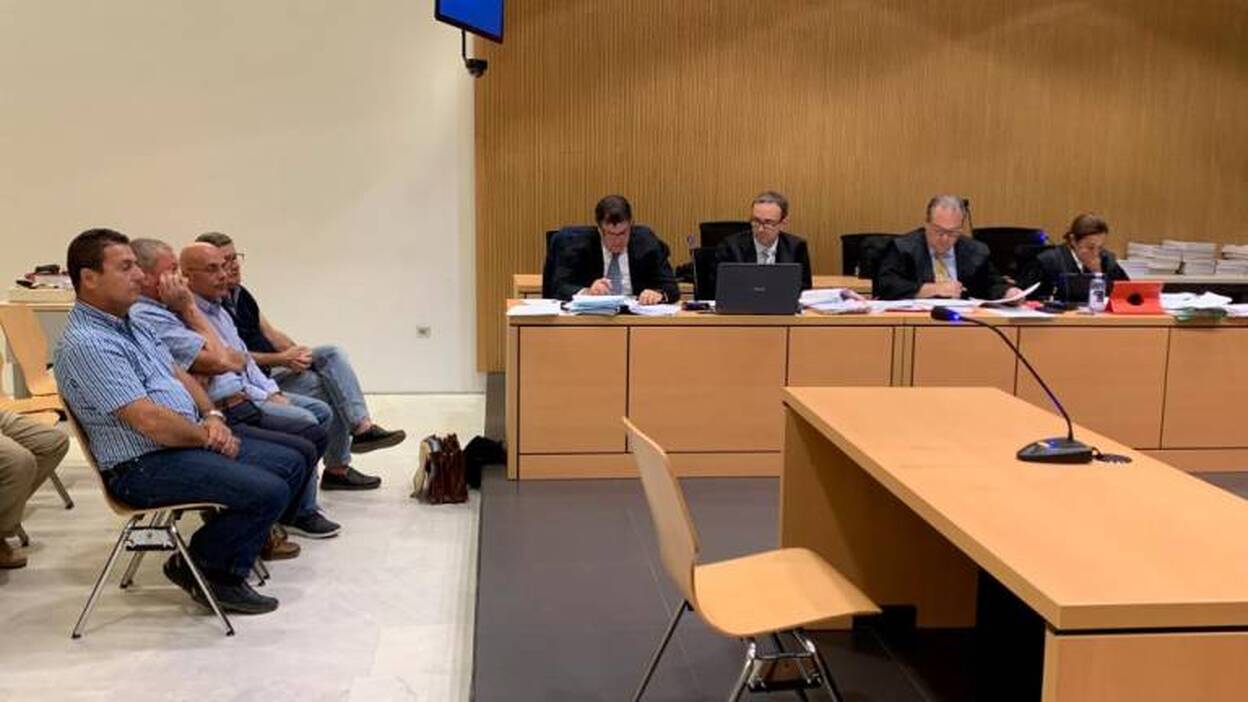 En Santa Brígida compraban «sin contrato ni concurso»