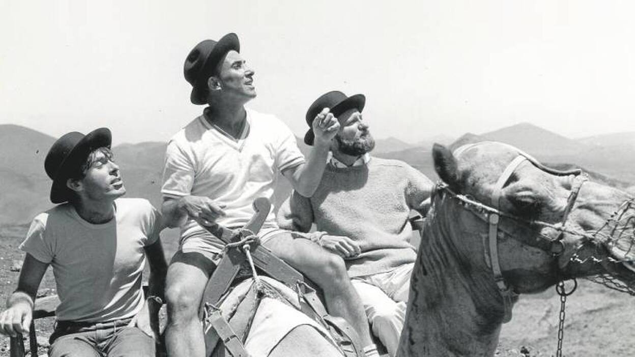 César Manrique, los relatos y el poder