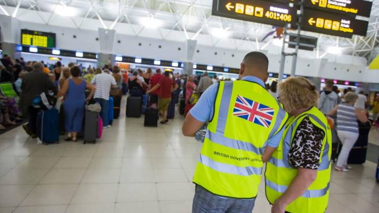 Once vuelos devuelven a casa desde Canarias a los afectados de Thomas Cook