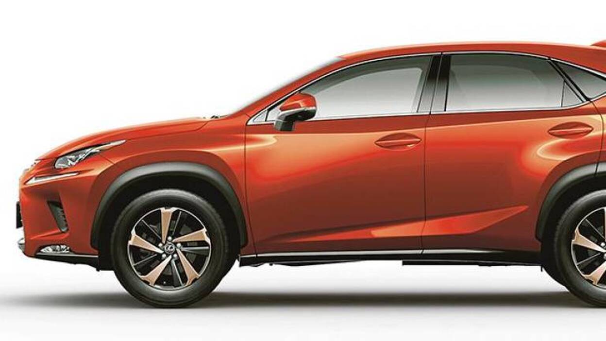 Lexus NX 300h estrena el “Naranja Carnelian”