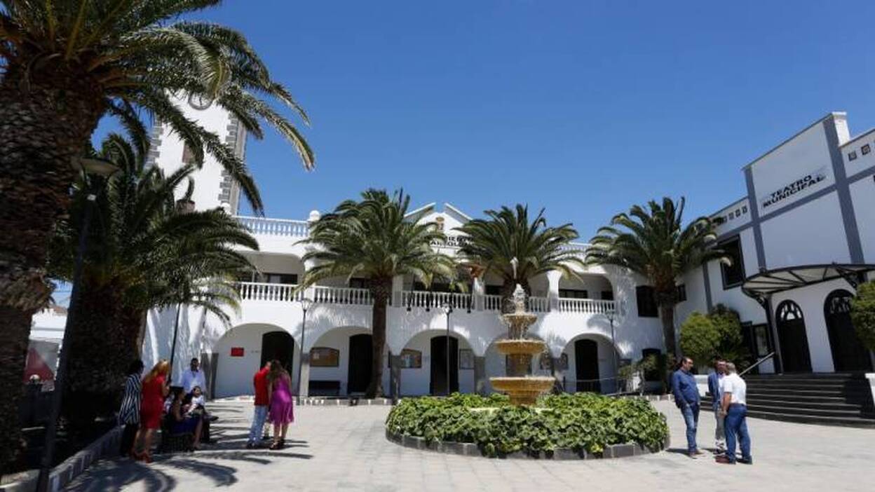 Revisión de las ayudas a estudiantes de San Bartolomé