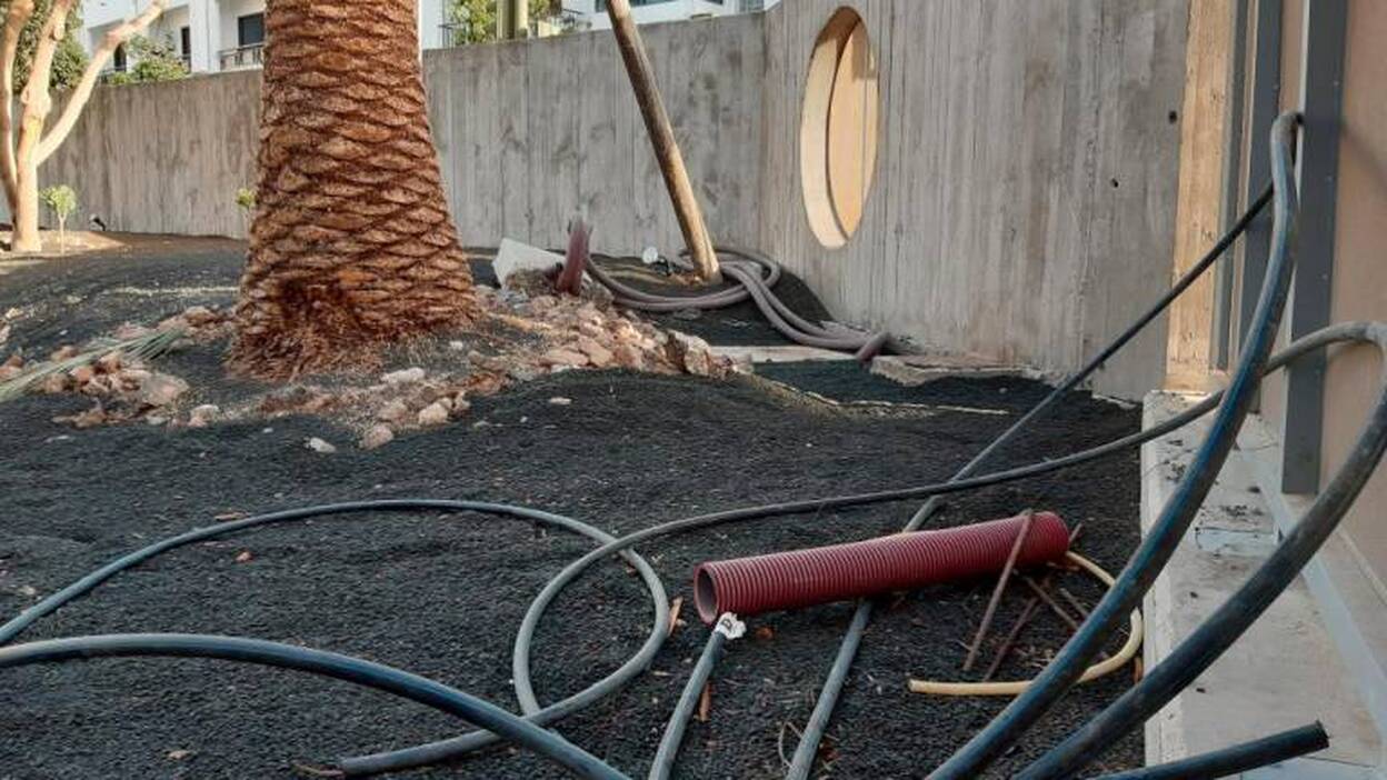 Lanzarote en Pie reclama arreglar el colegio de La Destila