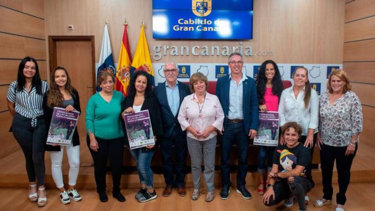 90 mujeres participan en la primera trashumancia femenina de España