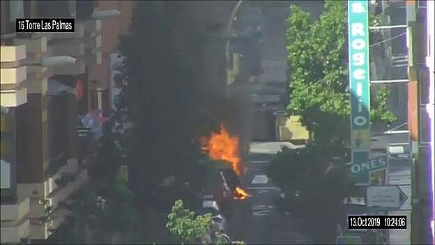 Arden contenedores junto al Estadio Insular