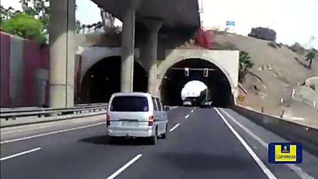 Se cierra un carril de La Ballena por una filtración