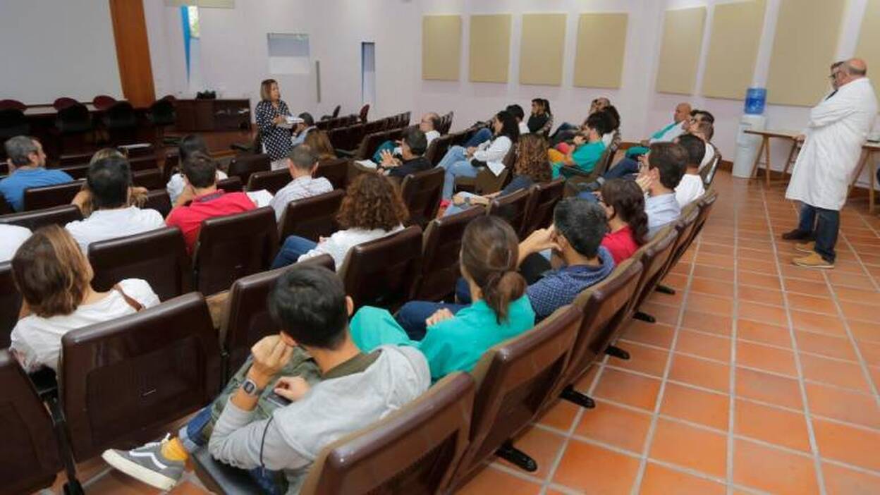 Cruz pide a los sindicatos que «no hagan política» con la sanidad