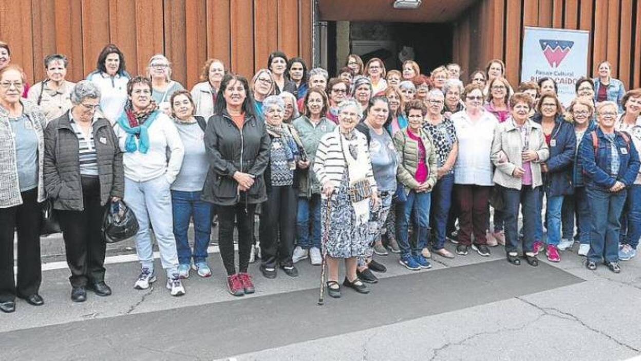 Las mujeres se asoman a Risco Caído