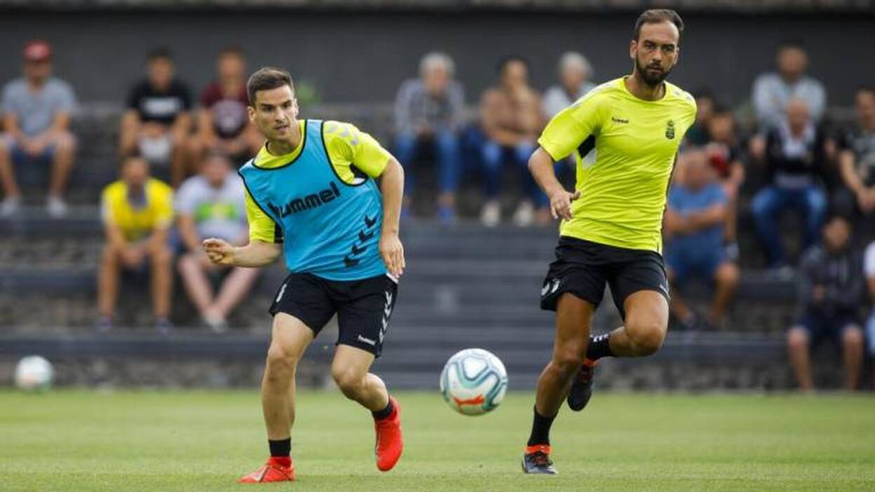 Mel abre el castin en la retaguardia