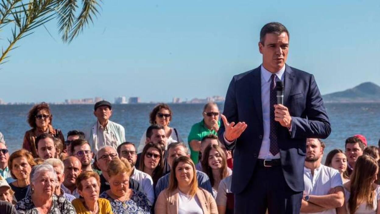 Sánchez entona el "mea culpa" para enderezar el final de campaña