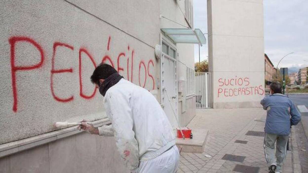 Piden 45 años de cárcel para un sacristán acusado de violar a tres monaguillos