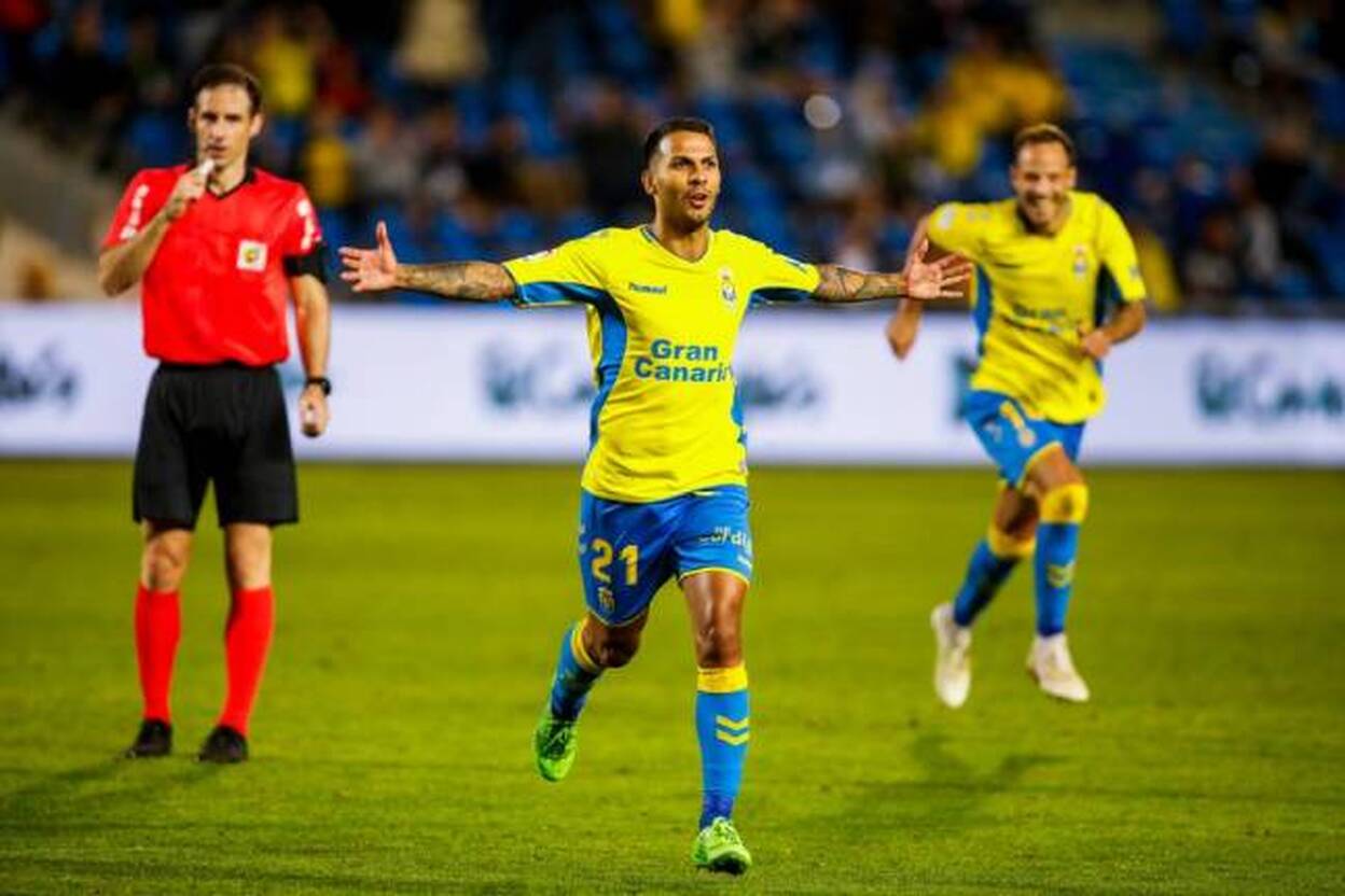 Viera vuelve para poner en órbita a la UD Las Palmas (3-1)