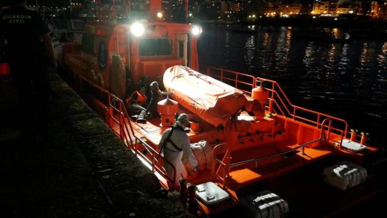 Llegan a Gran Canaria once inmigrantes en una patera