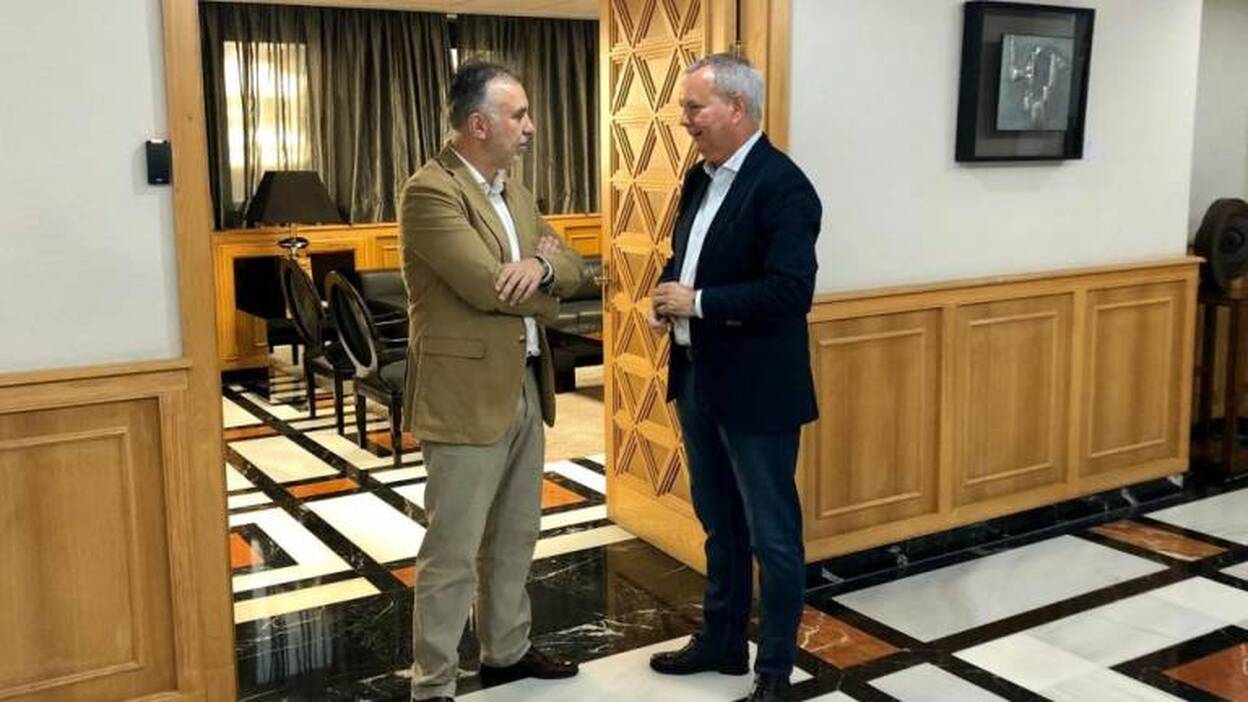 Franquis retoma su actividad al frente de la Consejería de Obras Públicas