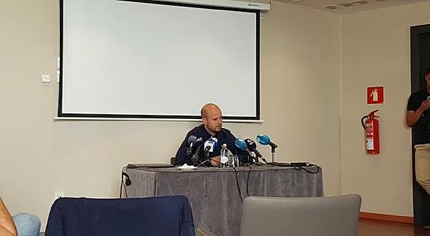 «El entrenador canario tiene que salir, no nos van a venir a buscar»