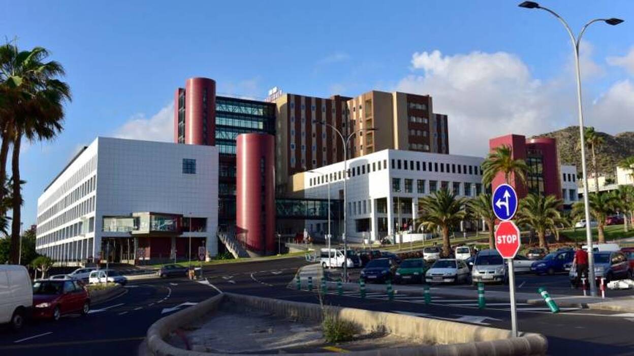 Da a luz en la ambulancia cuando era trasladada al Materno de Gran Canaria