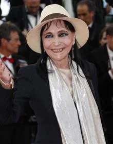 Imagen secundaria 2 - Anna Karina estuvo casada con Godard de 1961 a 1972. La actriz en 'Vivir su vida' y en el Festival de Cannes de 2018.
