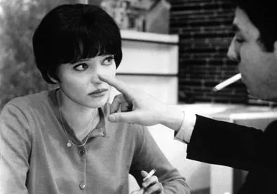 Imagen secundaria 1 - Anna Karina estuvo casada con Godard de 1961 a 1972. La actriz en 'Vivir su vida' y en el Festival de Cannes de 2018.