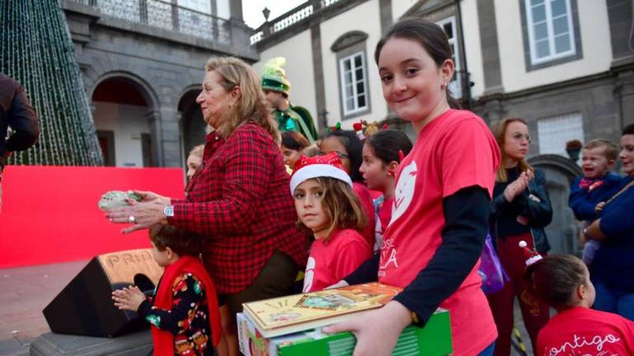 Tradicional recogida de juguetes de la Casa de Galicia