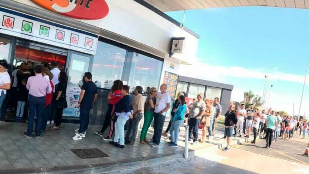 El último premio, un cuarto, se va a La Palma y Tenerife