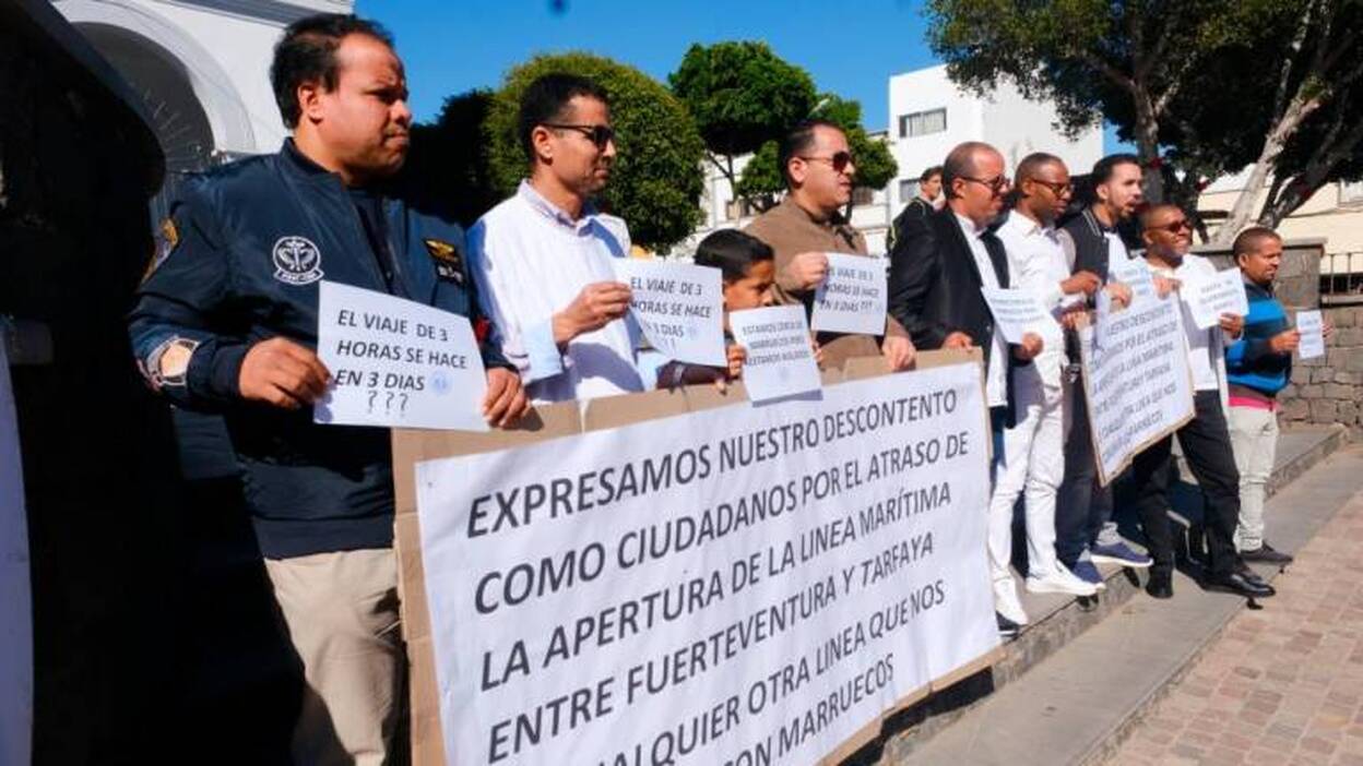 La comunidad marroquí reclama la reapertura de la línea de Tarfaya