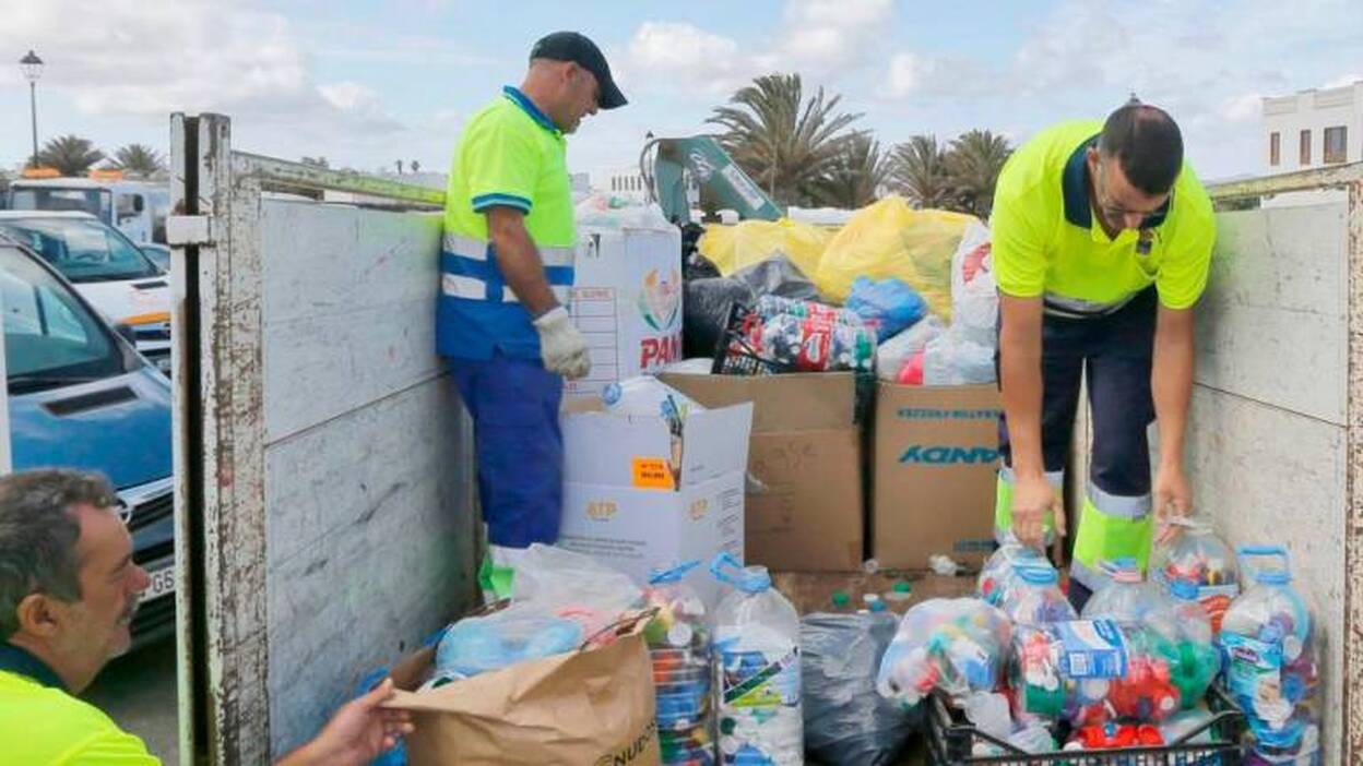 Tapones solidarios en Teguise