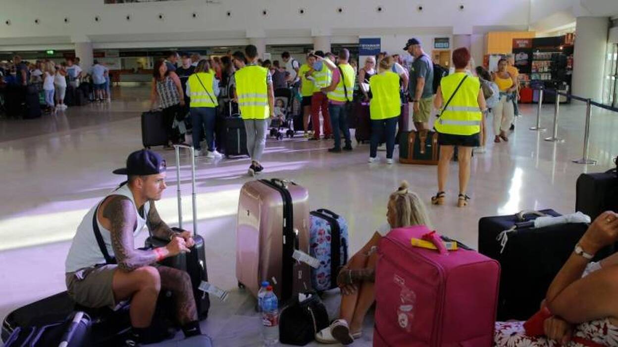 El aeropuerto acabó 2019 con menos pasaje que en 2018 y 2017