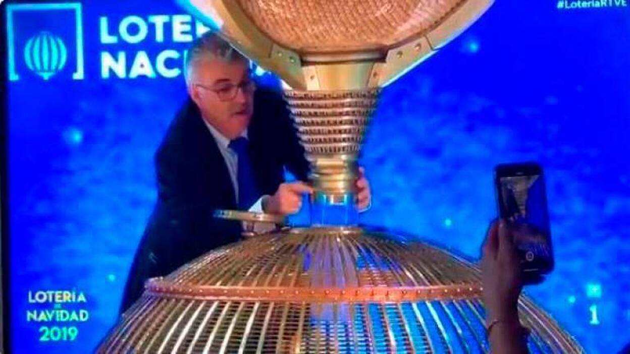 El juez pide explicaciones a Loterías por el 'incidente' en el Sorteo de Navidad