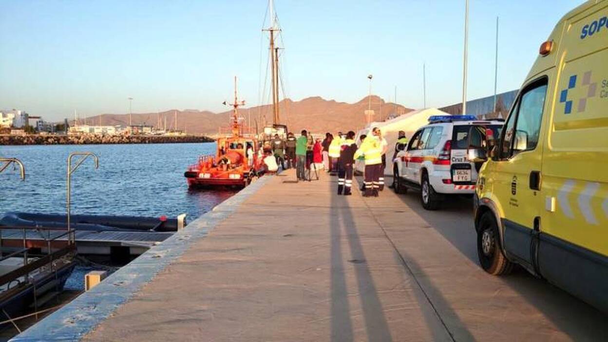 Interceptan una patera con unas 56 personas en Fuerteventura