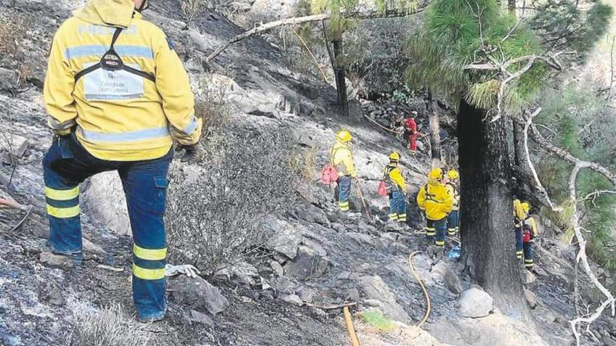 Equipos Presa siguen alerta en Inagua, con puntos aún calientes