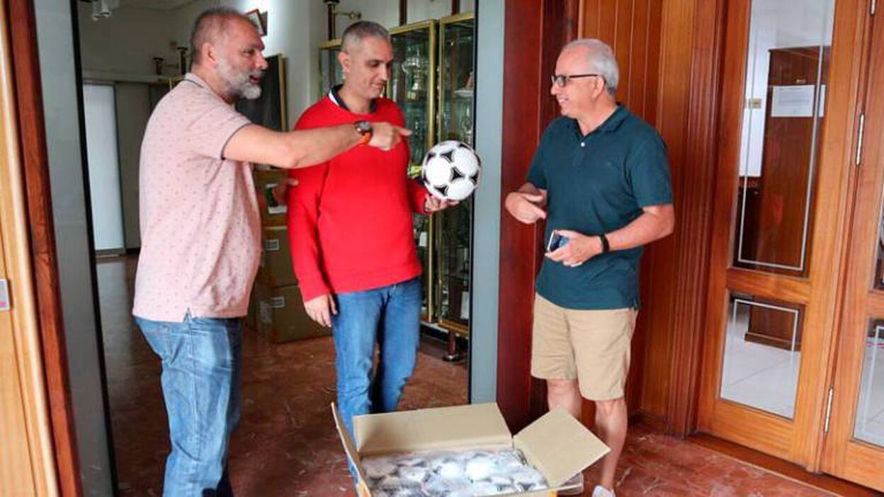 La Federación dotará de miles balones a los clubes de base por valor de 75.000 euros
