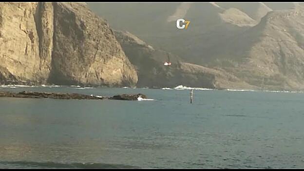 Rescatan a tres personas en la playa de Guayedra y una sigue desaparecida