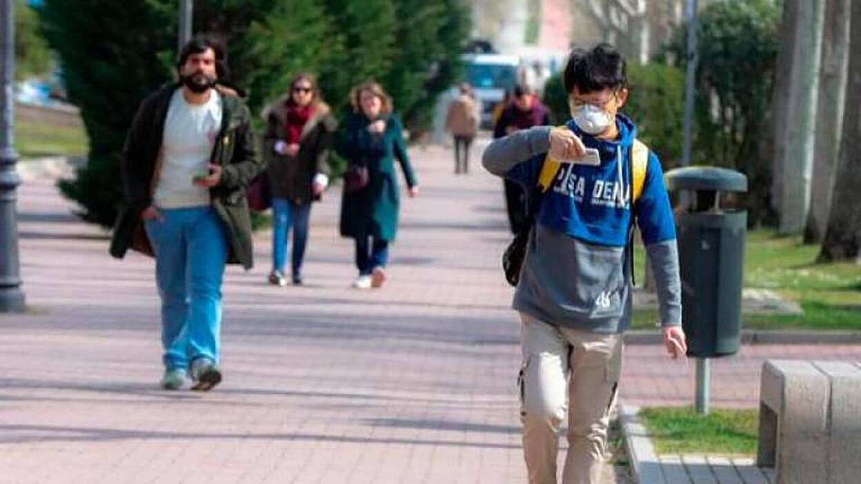 Sanidad avisa de que podría tardar cuatro meses en atajar la epidemia mientras se superan los 2.000 casos en España