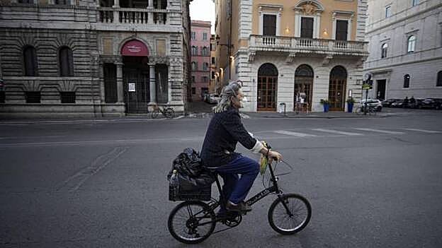 Italia cierra todos los negocios del país, excepto los de primera necesidad