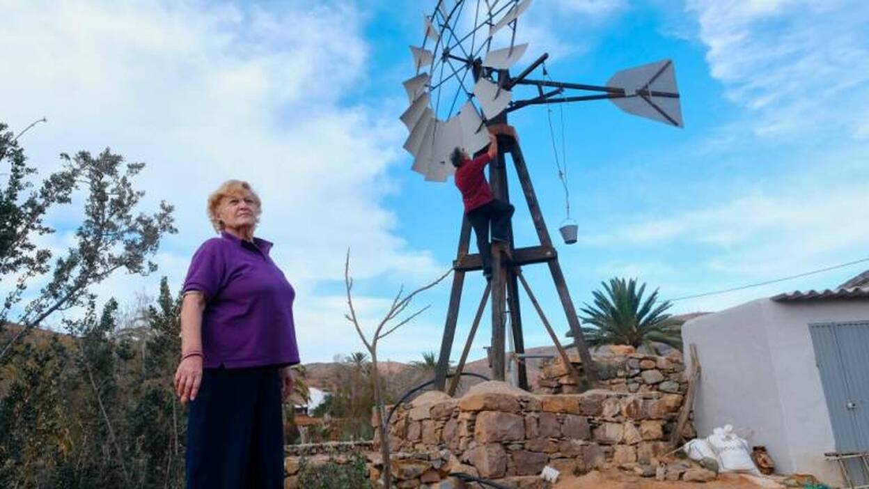 El molino de madera de Epifanio vuelve a cargar