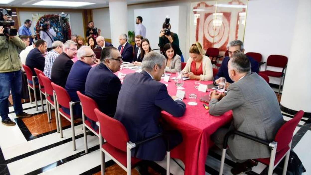 Las empresas canarias han presentado 4.000 ERTE que afectan a 20.000 empleos