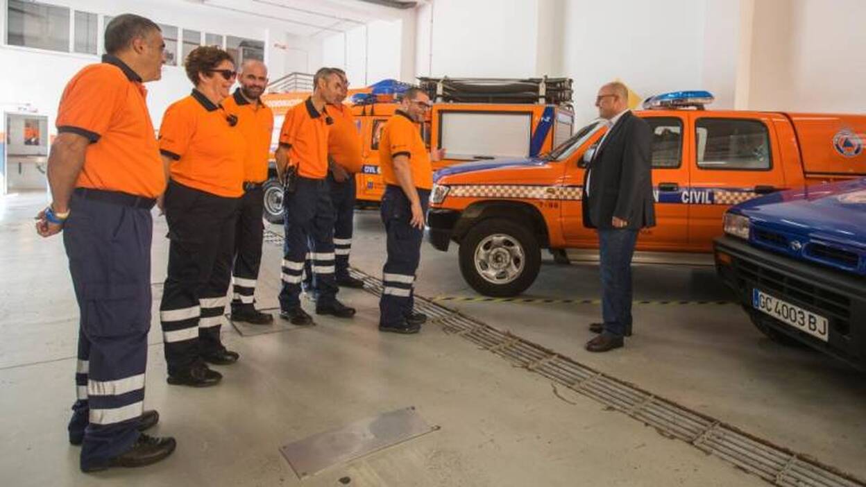 La compra de los mayores es cosa de Protección Civil