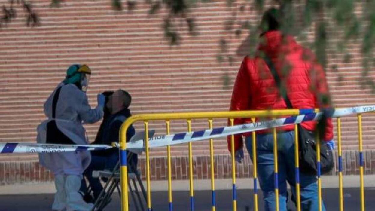 La pandemia supera las 4.000 víctimas en España tras registrarse 655 muertos en las últimas horas
