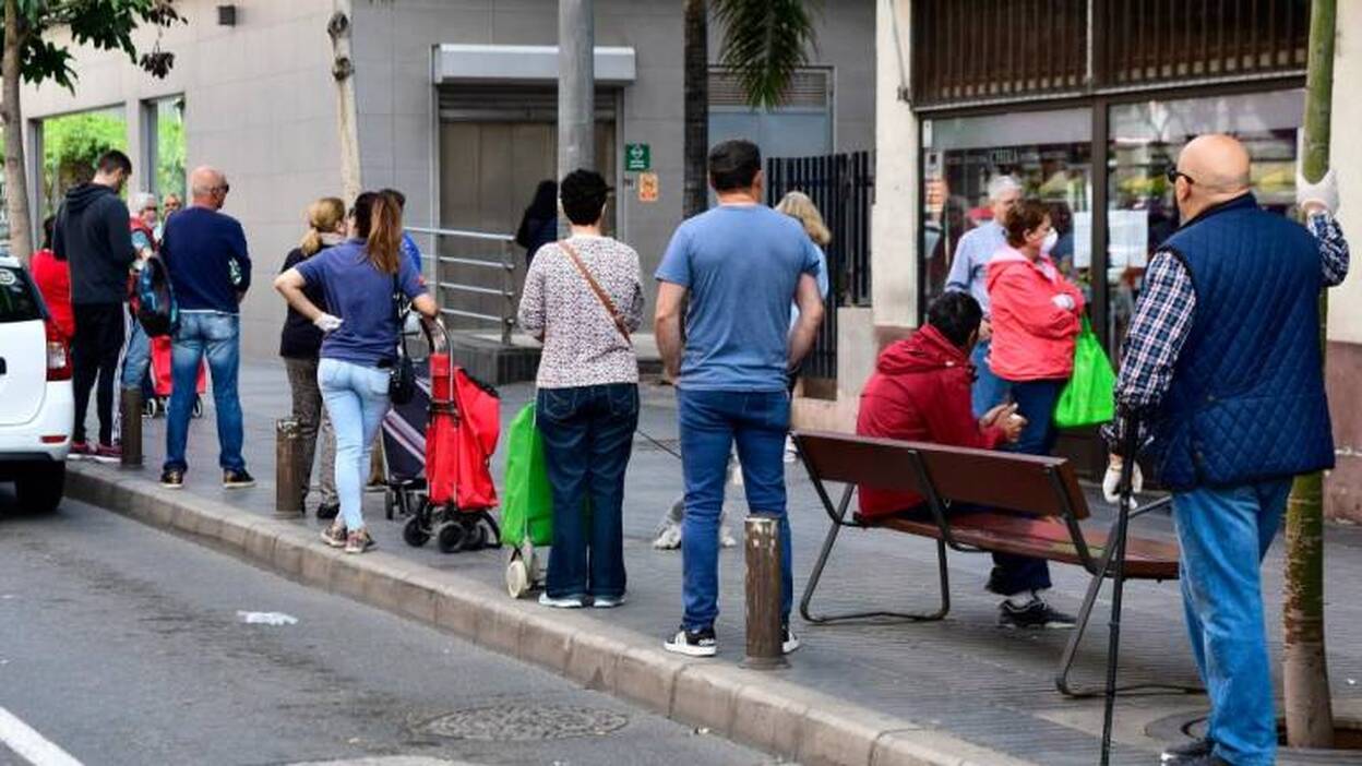 Las colas regresan a los súper