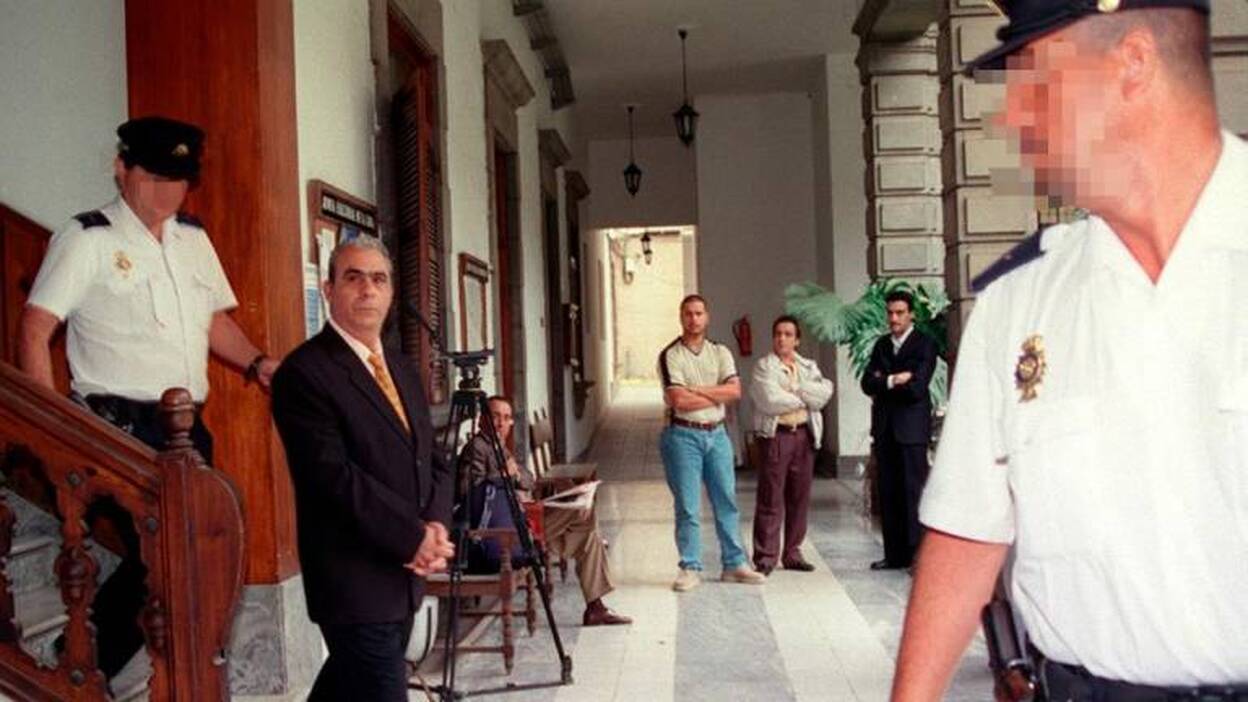 Se fuga un condenado a 25 años de prisión por asesinar a su mujer