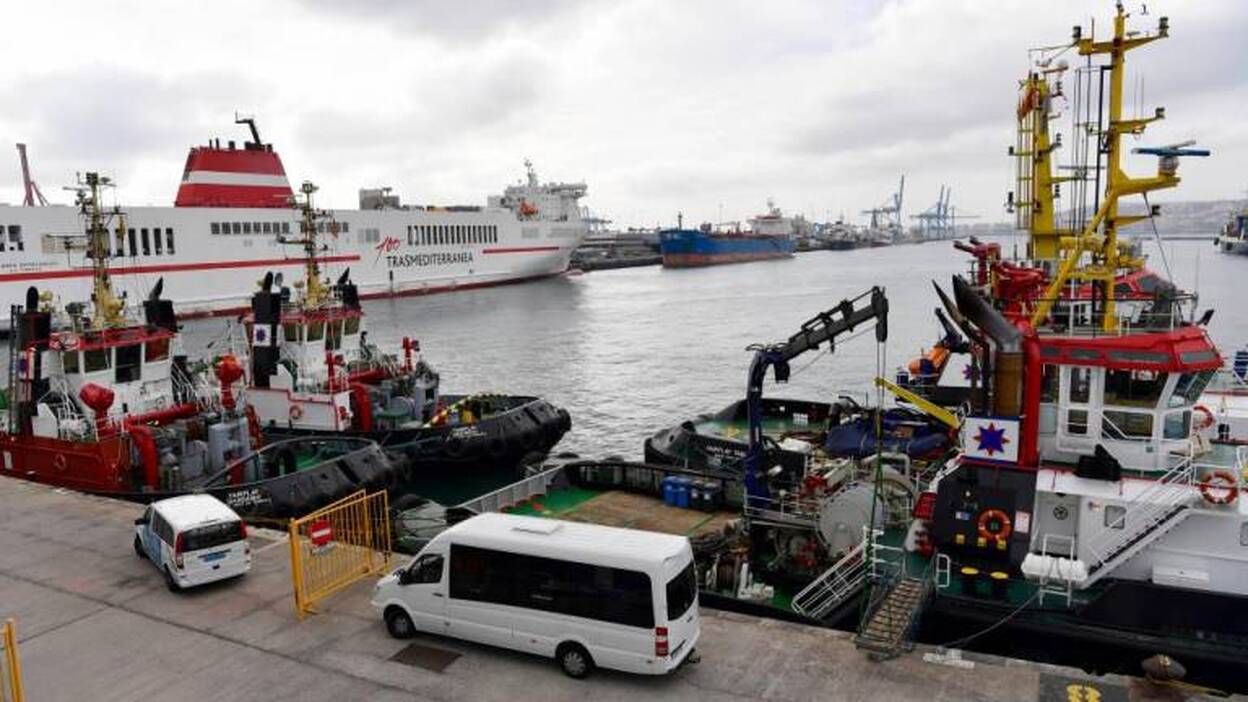 El Puerto aprueba el pliego del remolque  y lo manda a Madrid